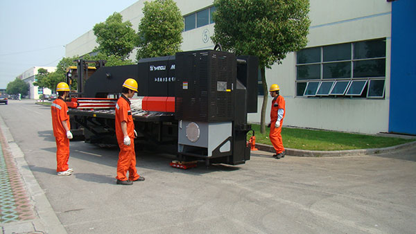 開普數(shù)控沖床搬運(yùn)案例 開普數(shù)控沖床搬運(yùn)案例