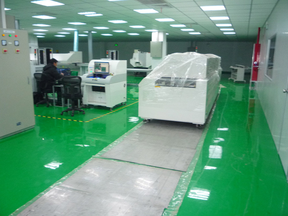 二樓平臺無塵室吊裝作業